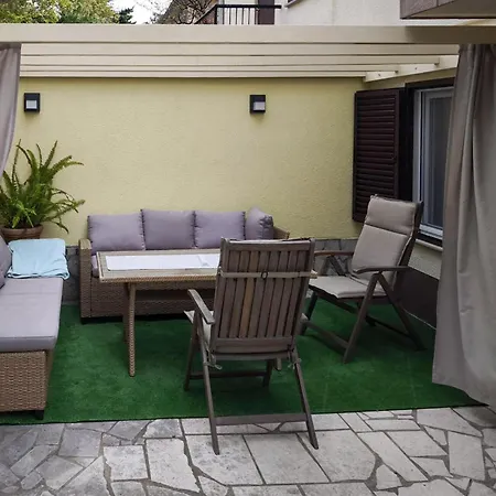Lovely In With Wifi Apartmán Kraljevica